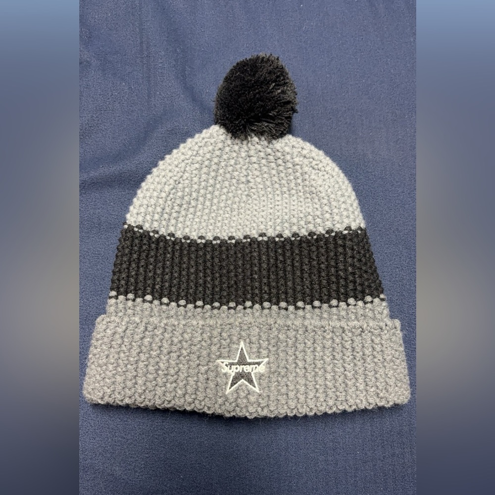 Black supreme/grey beanie